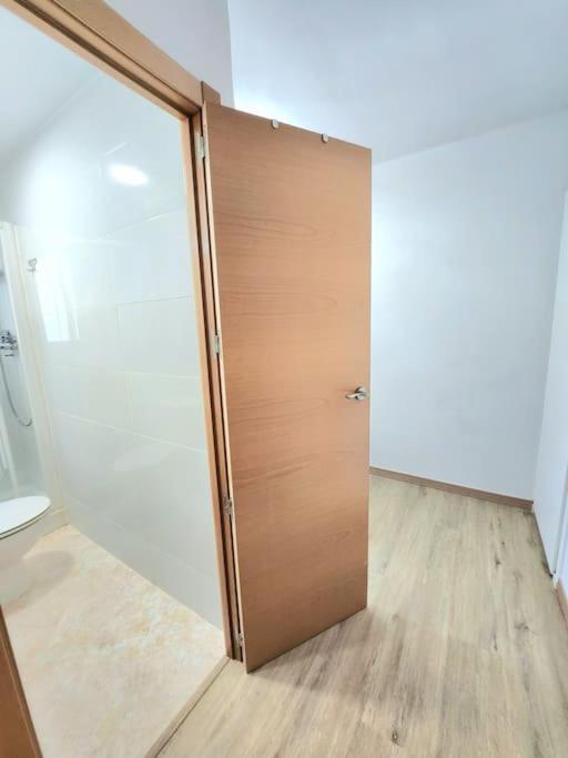 Large In Front Of The Beach! Withparking Apartment *