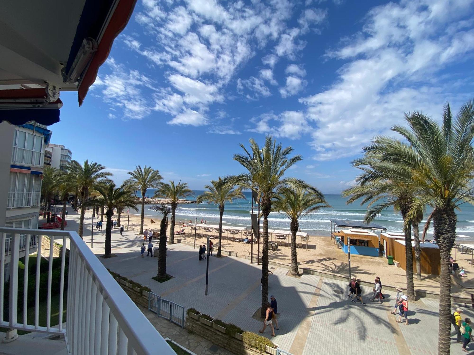 Tarracohomes, Rosa Con Terraza Y Vistas A La Playa Salou