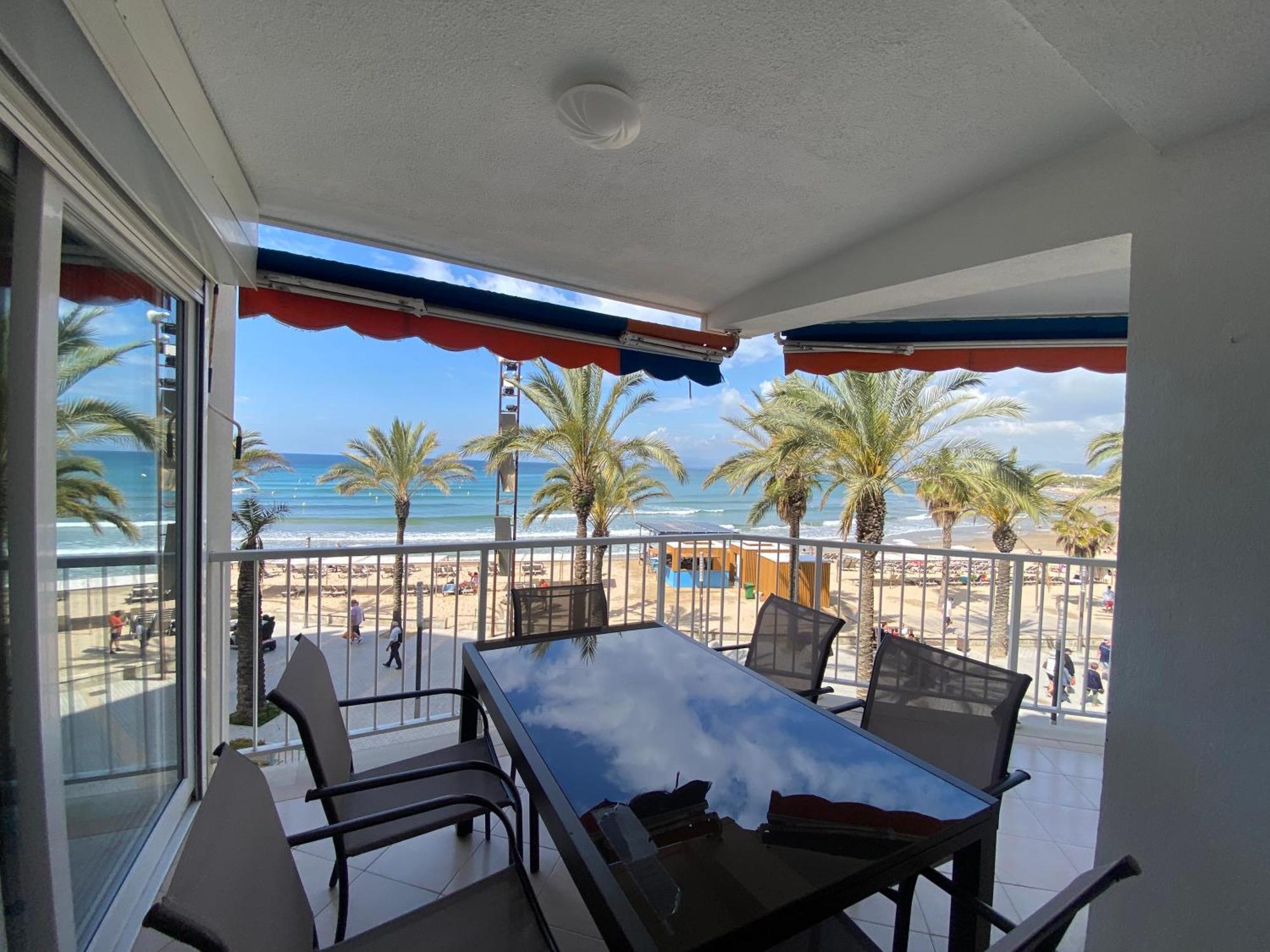 Tarracohomes, Rosa Con Terraza Y Vistas A La Playa * Salou