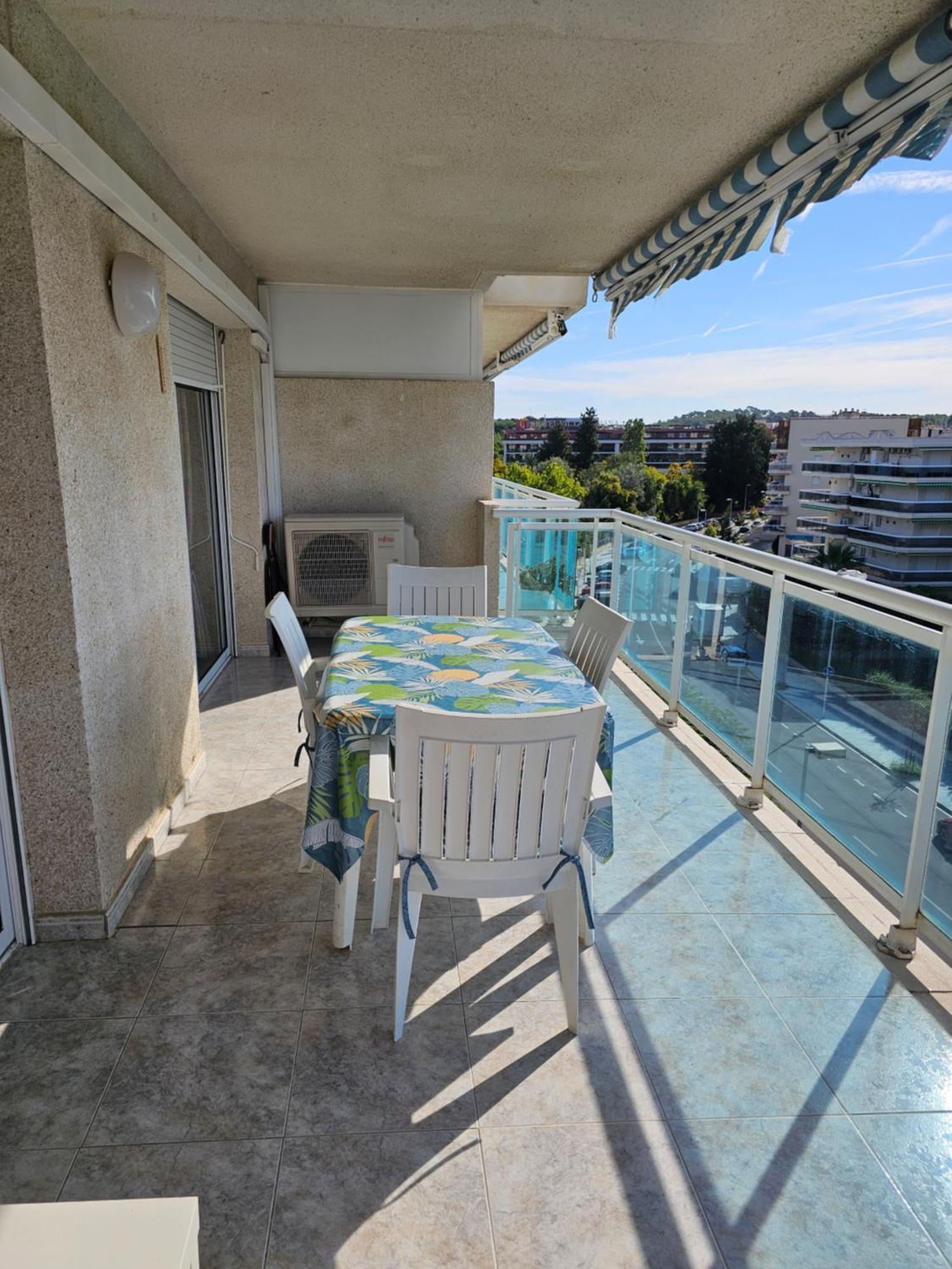 Terrasse Sud: Confort Et Piscine Près De Port Aventura Apartment Salou