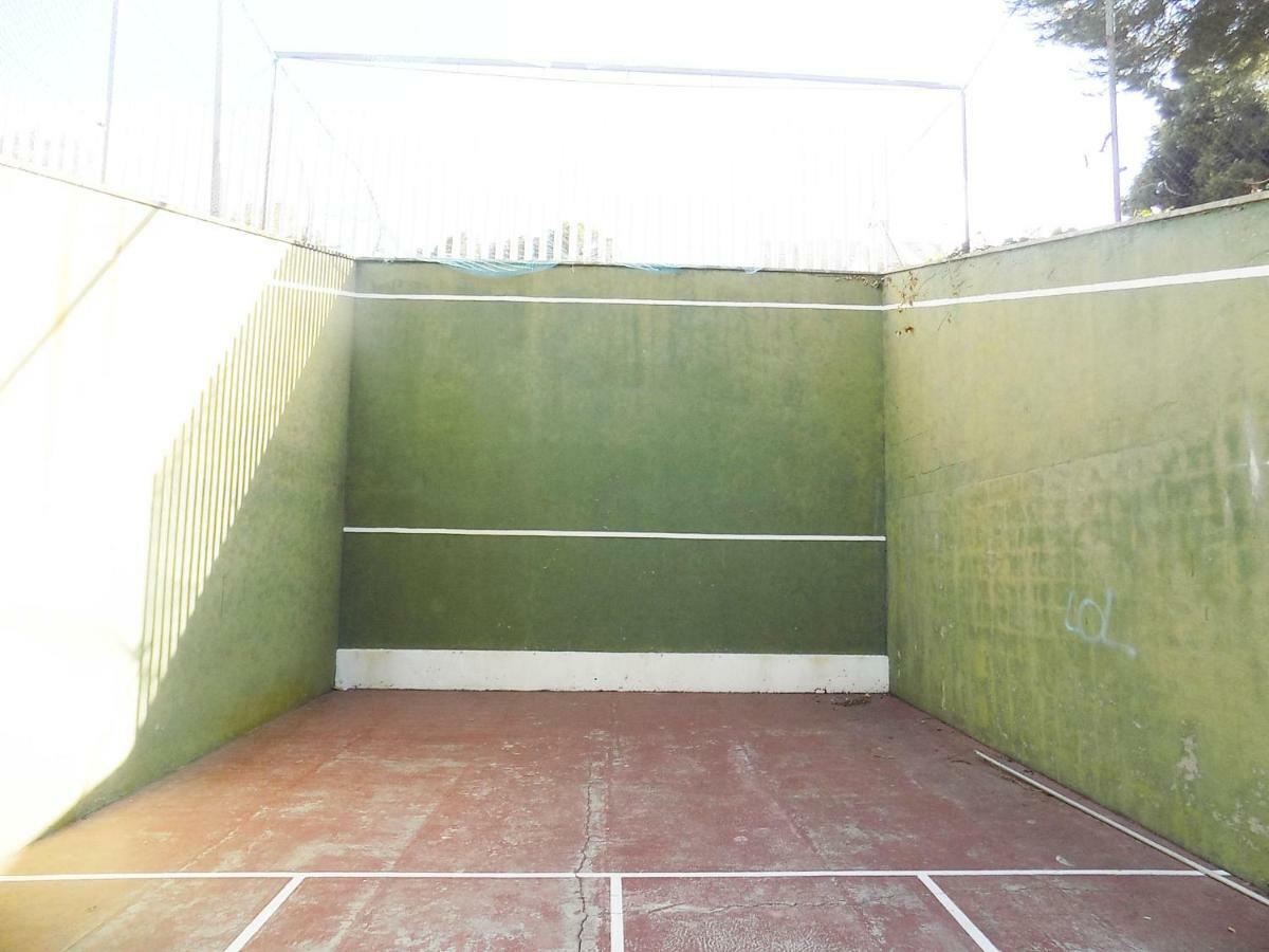 Apartsalou Lea *