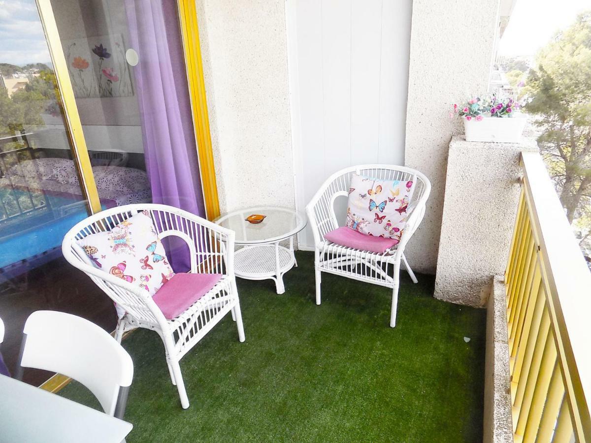 Apartsalou Lea *