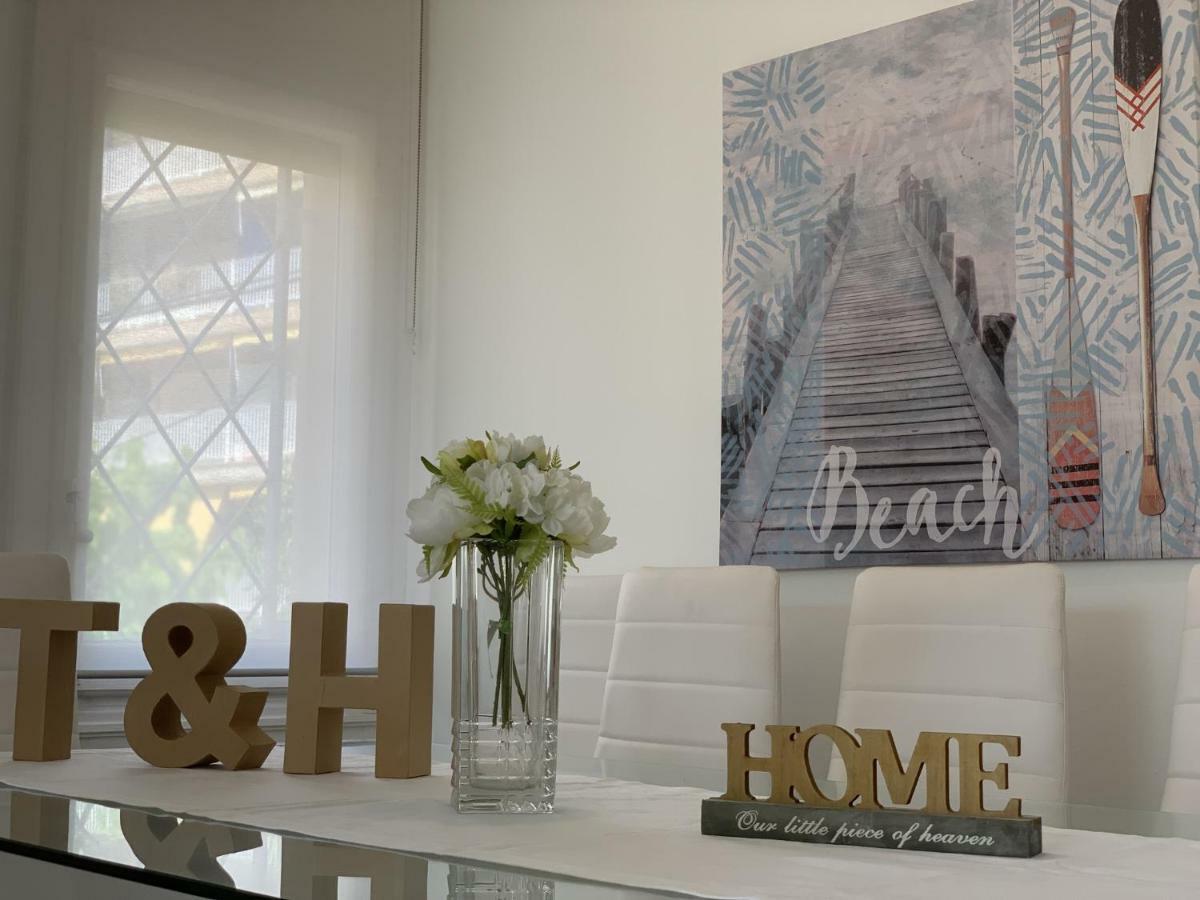 T&h Las Palmeras Family Apartment *