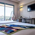 Hotel California Palace