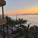 Comfortable Seaside Apartment In Salou 85 M² Sea View