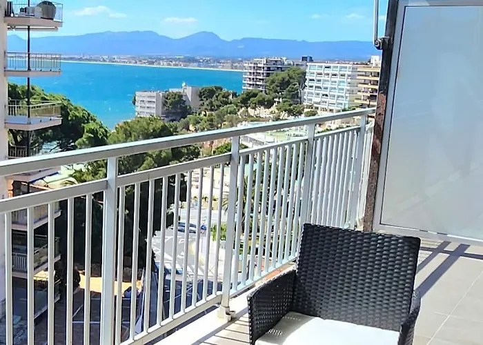 Large Apartment In Front Of The Beach! Withparking