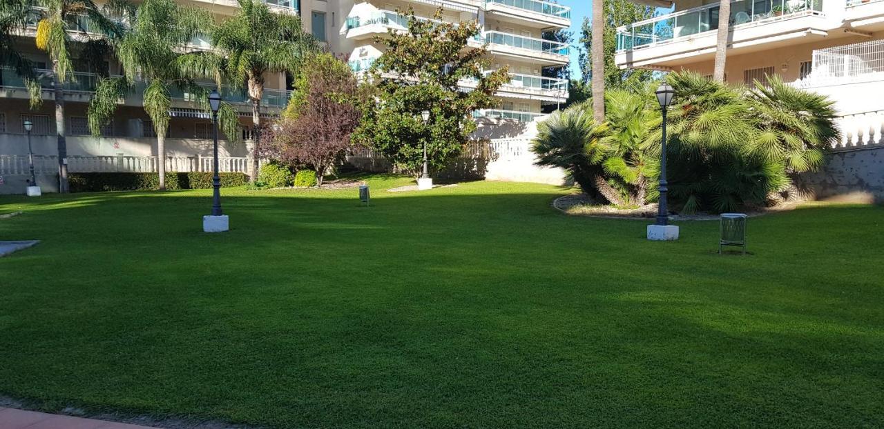 Terrasse Sud: Confort Et Piscine Près De Port Aventura Salou