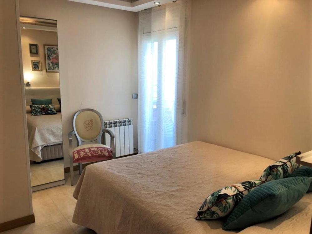 Amposta Apartment *