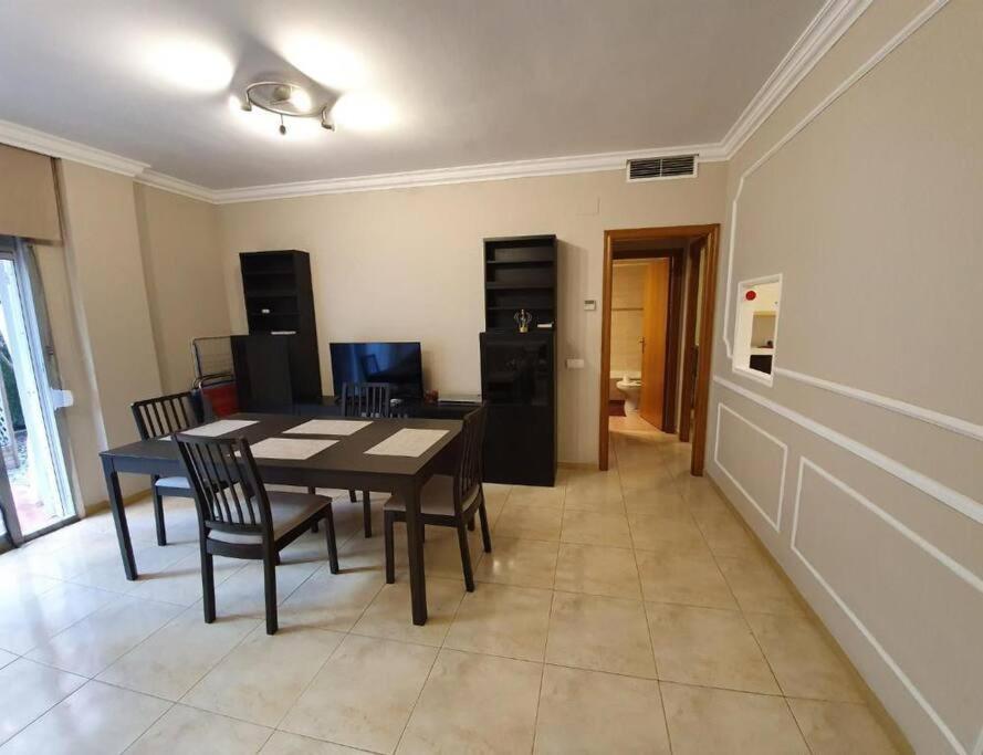 Golden Pineda Family Complex With Parking Apartment