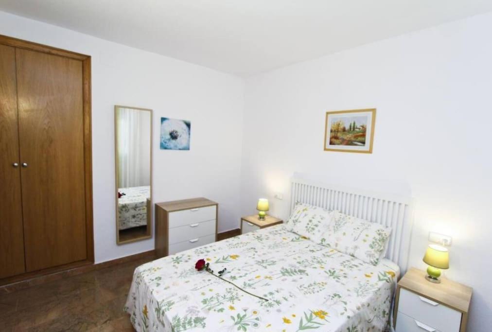 Apartamento White 100m Playa, Wifi, Pool 6pax