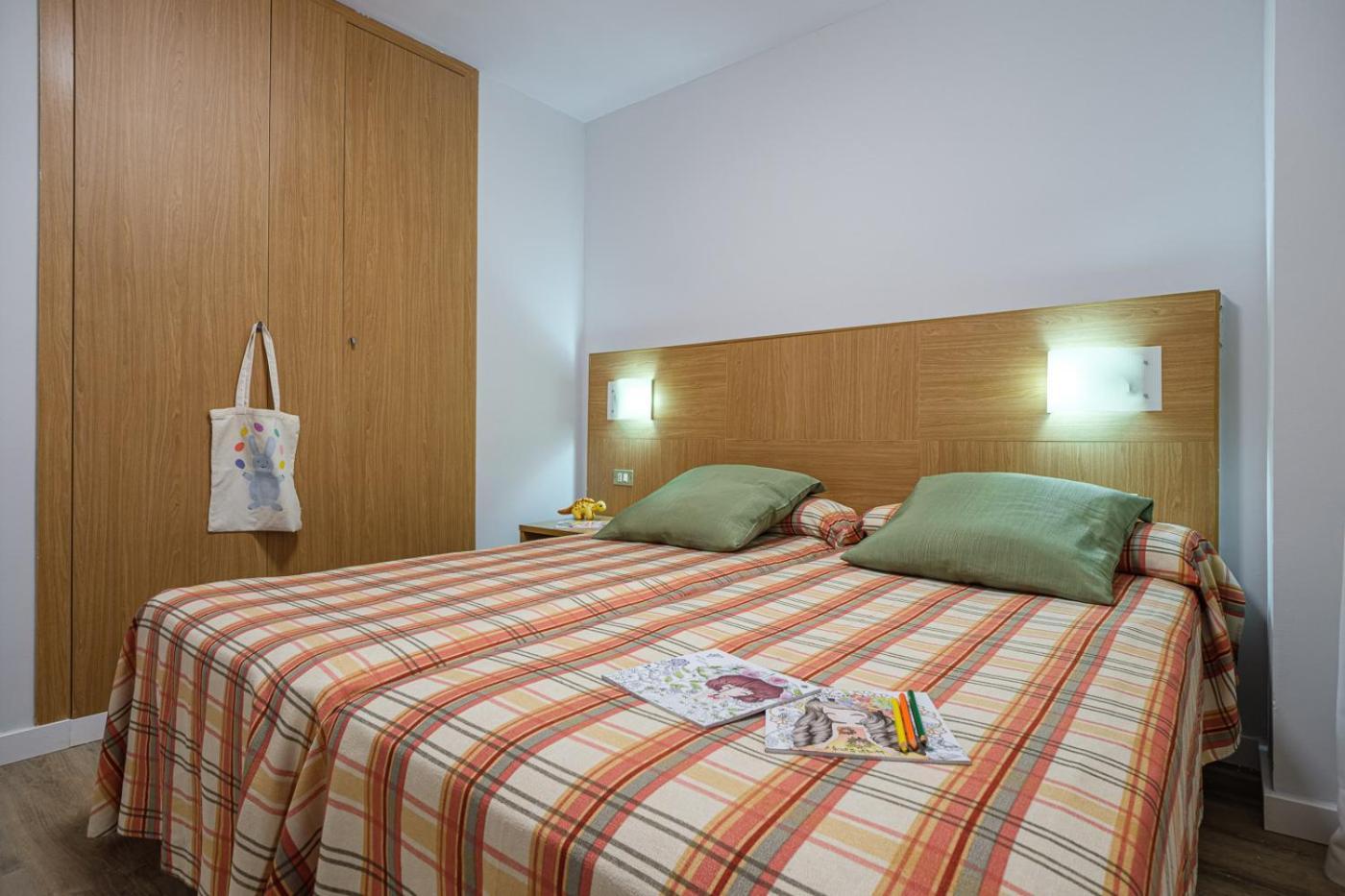Aparthotel California 2*