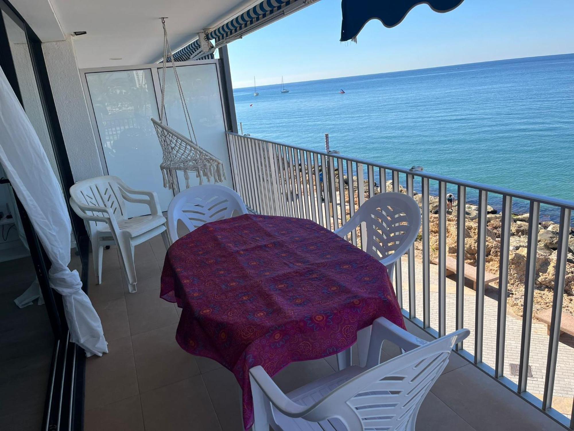 Sea View Apartment *