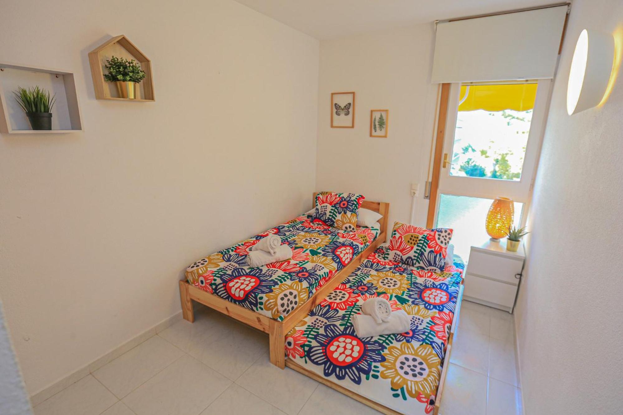 Litoral Costa Dorada - Estrella Only Families Apartment *