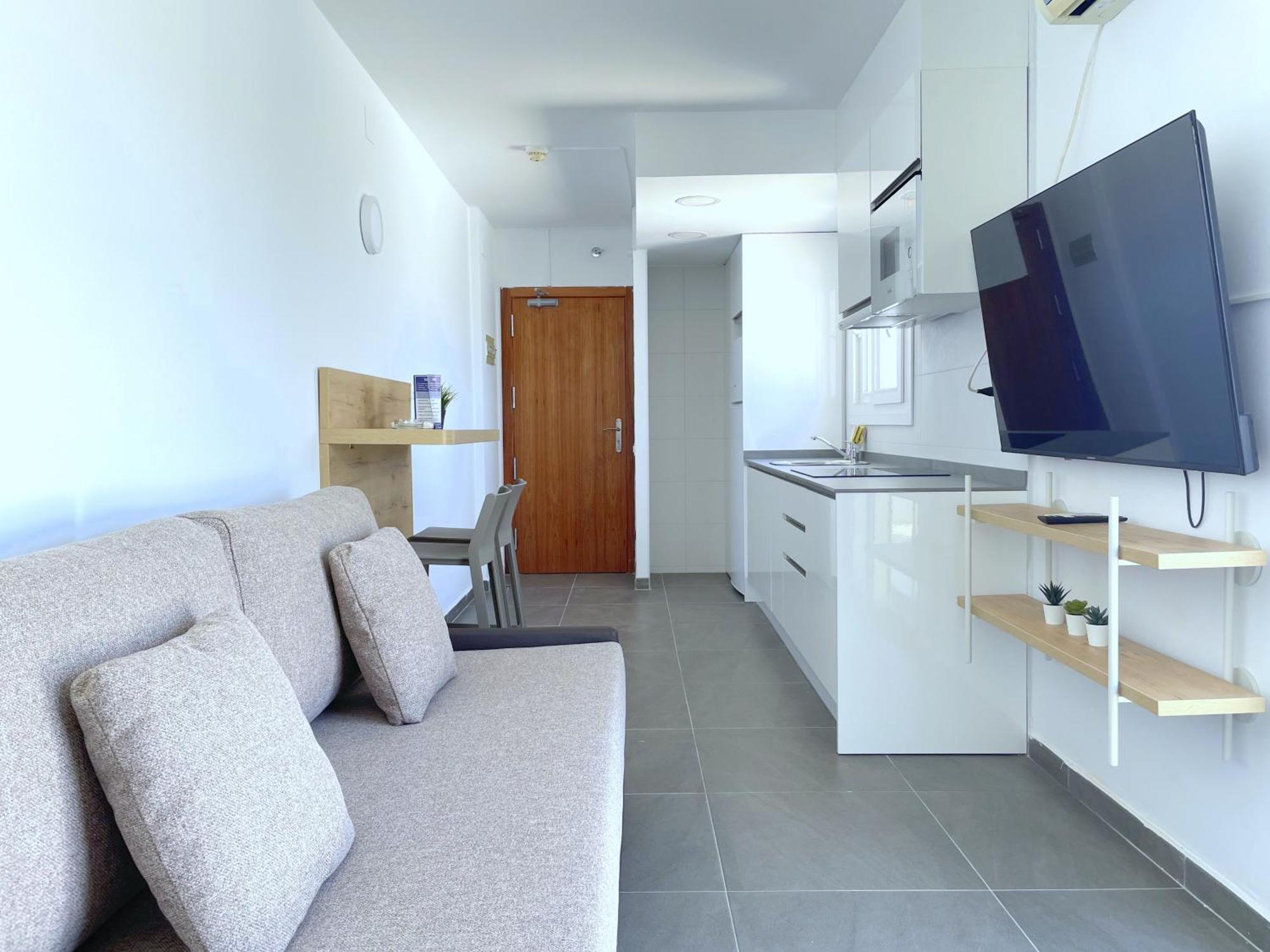 Rentalmar Blue & Pool Apartment