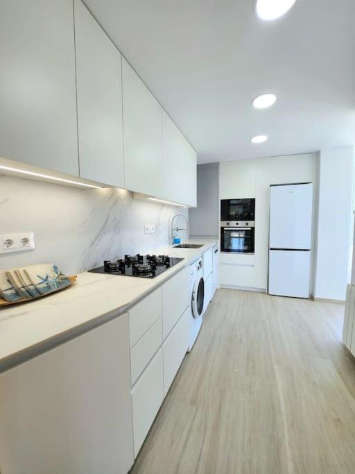 Apartment Large In Front Of The Beach! Withparking Salou