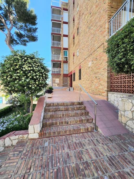 Large In Front Of The Beach! Withparking *