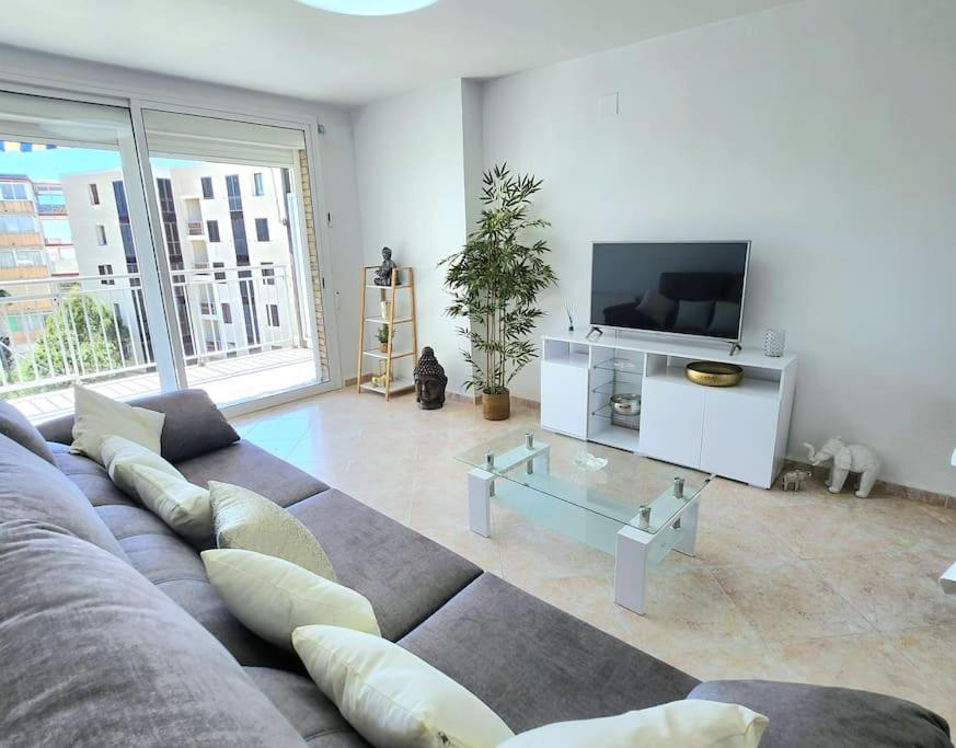 Apartment Large In Front Of The Beach! Withparking *