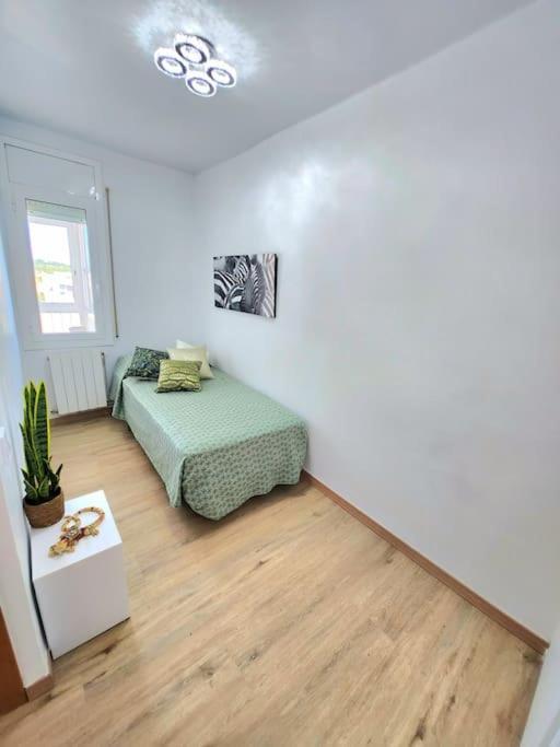 Large In Front Of The Beach! Withparking Salou