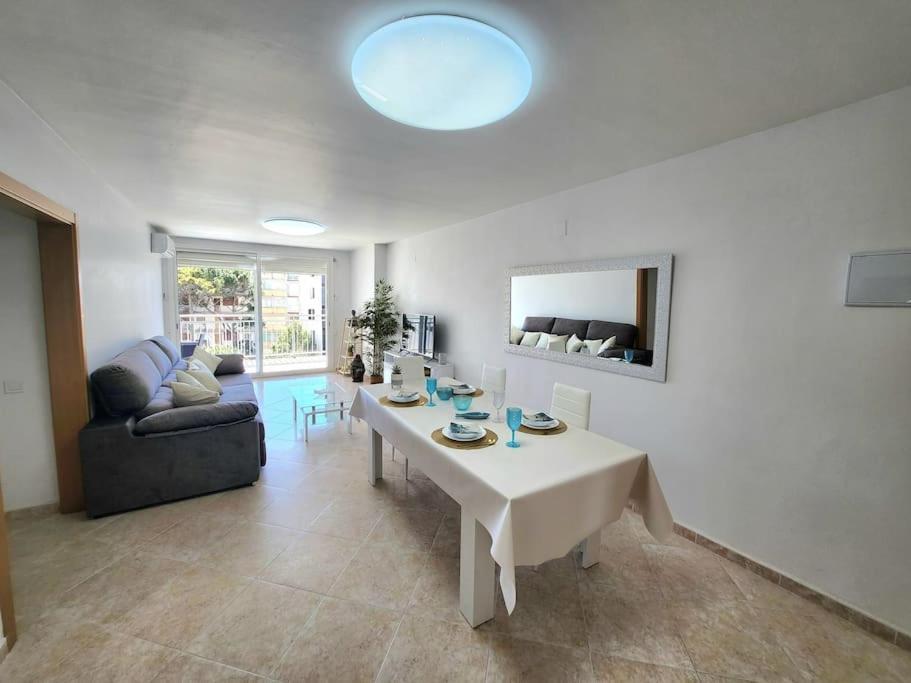 Apartment Large In Front Of The Beach! Withparking *