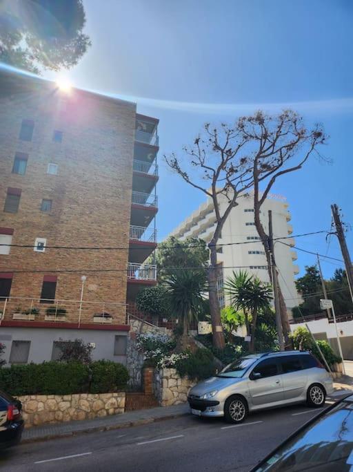 Large In Front Of The Beach! Withparking *