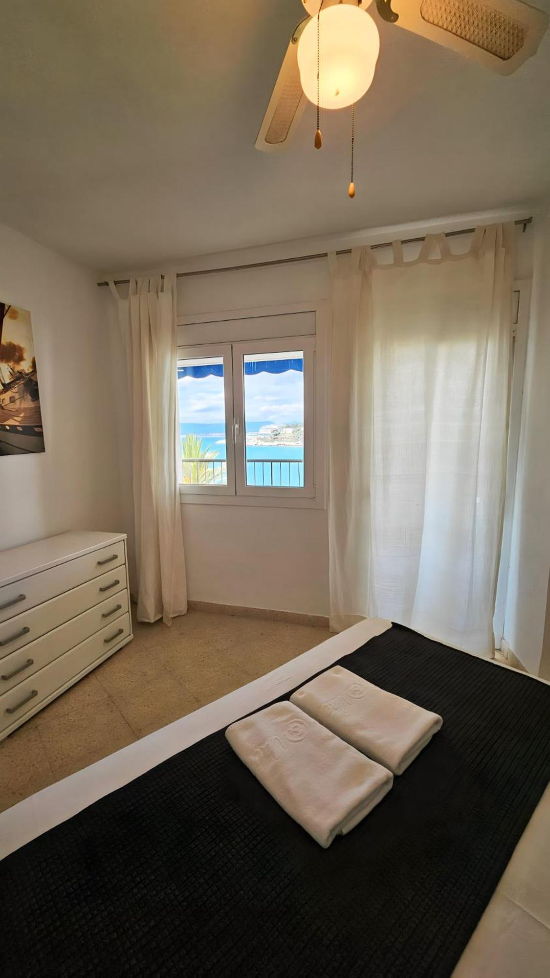 For A Sant Jordi Sunset Apartment