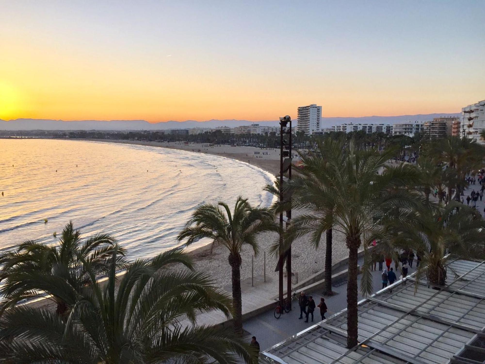 Comfortable Seaside In 85 M² Sea View Apartment Salou