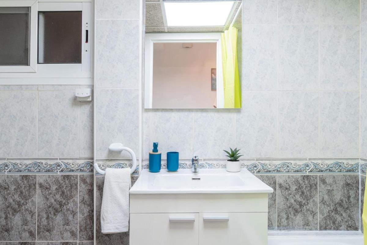 -2hb-4pax -beach-sea View-ac-wifi15
