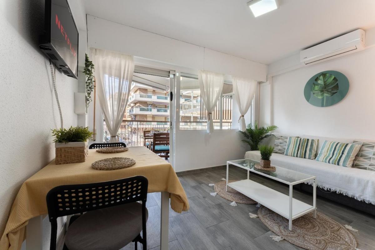 Apartment Seafront! Private Terrace - Ac & Wifi