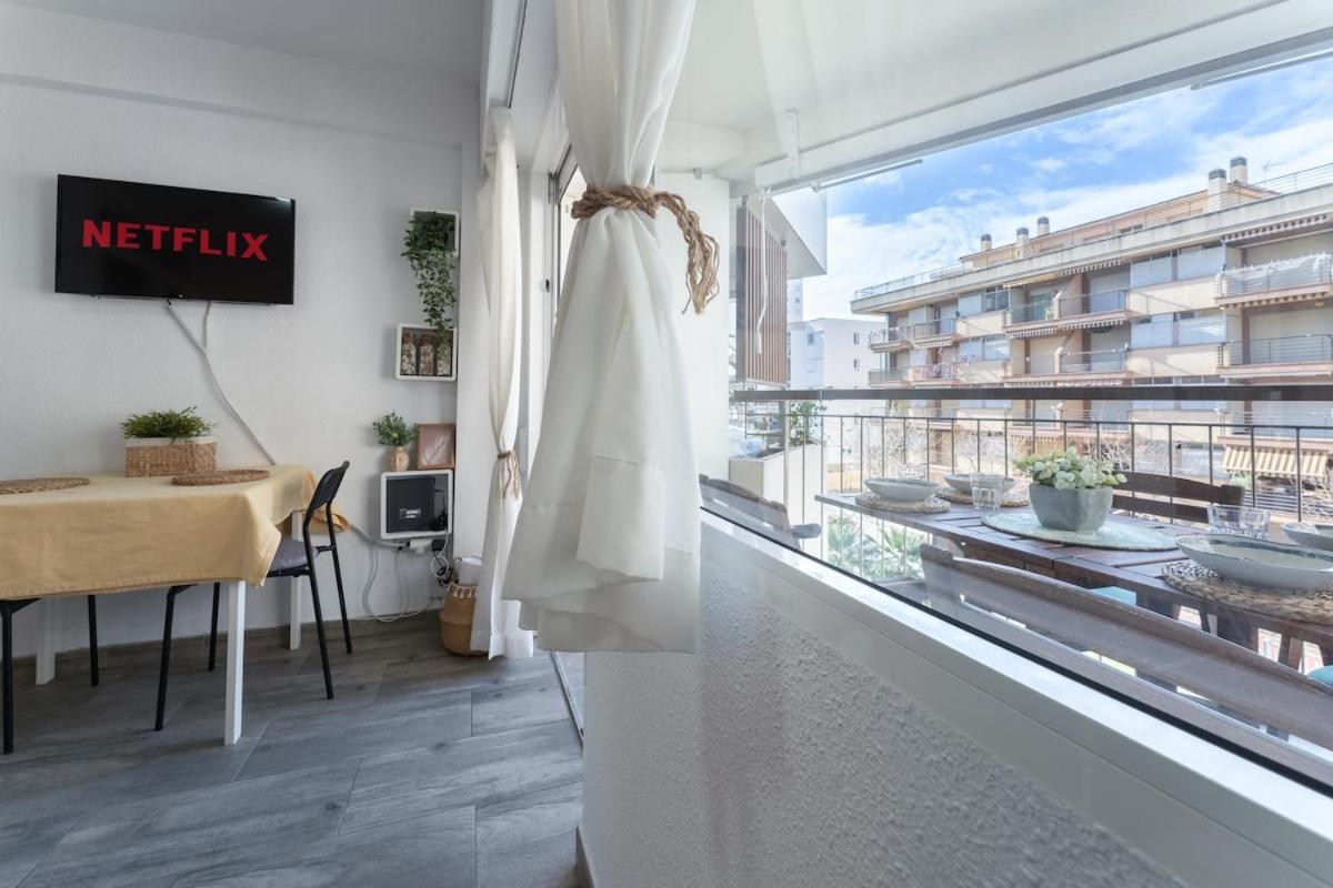 Seafront! Private Terrace - Ac & Wifi *
