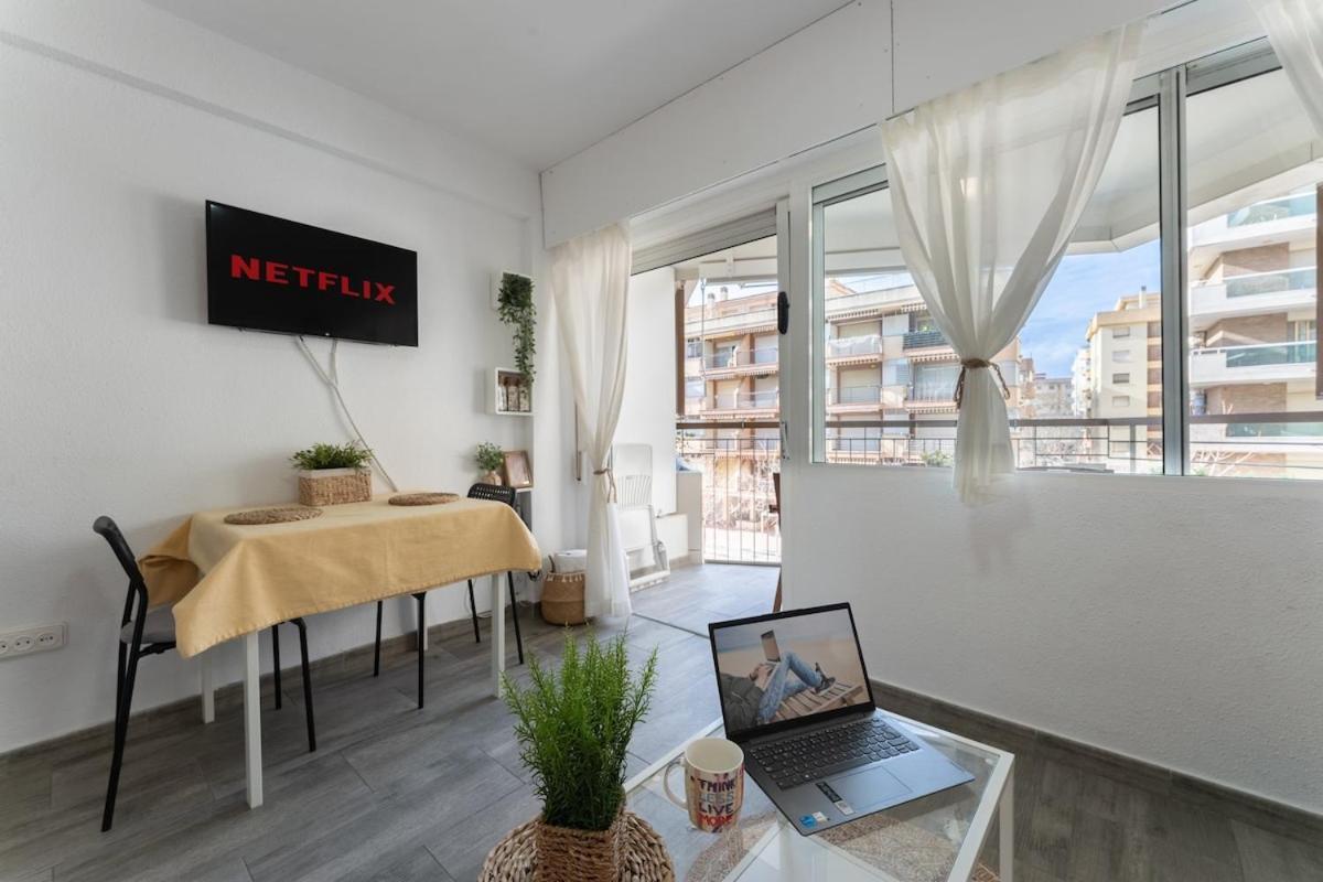Seafront! Private Terrace - Ac & Wifi