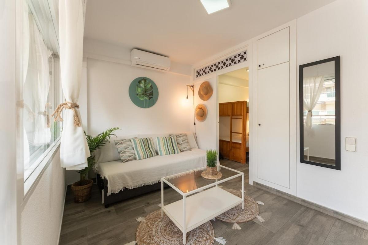 Seafront! Private Terrace - Ac & Wifi