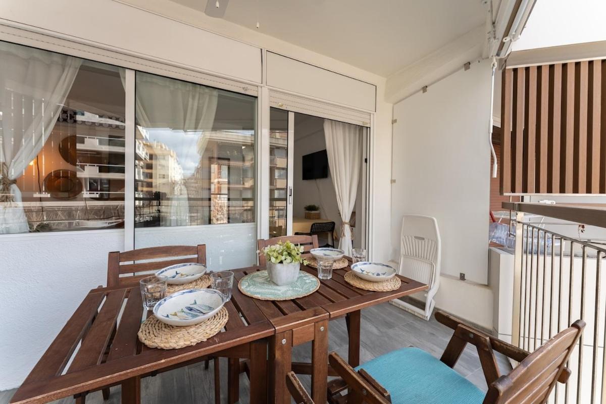 Seafront! Private Terrace - Ac & Wifi Apartment
