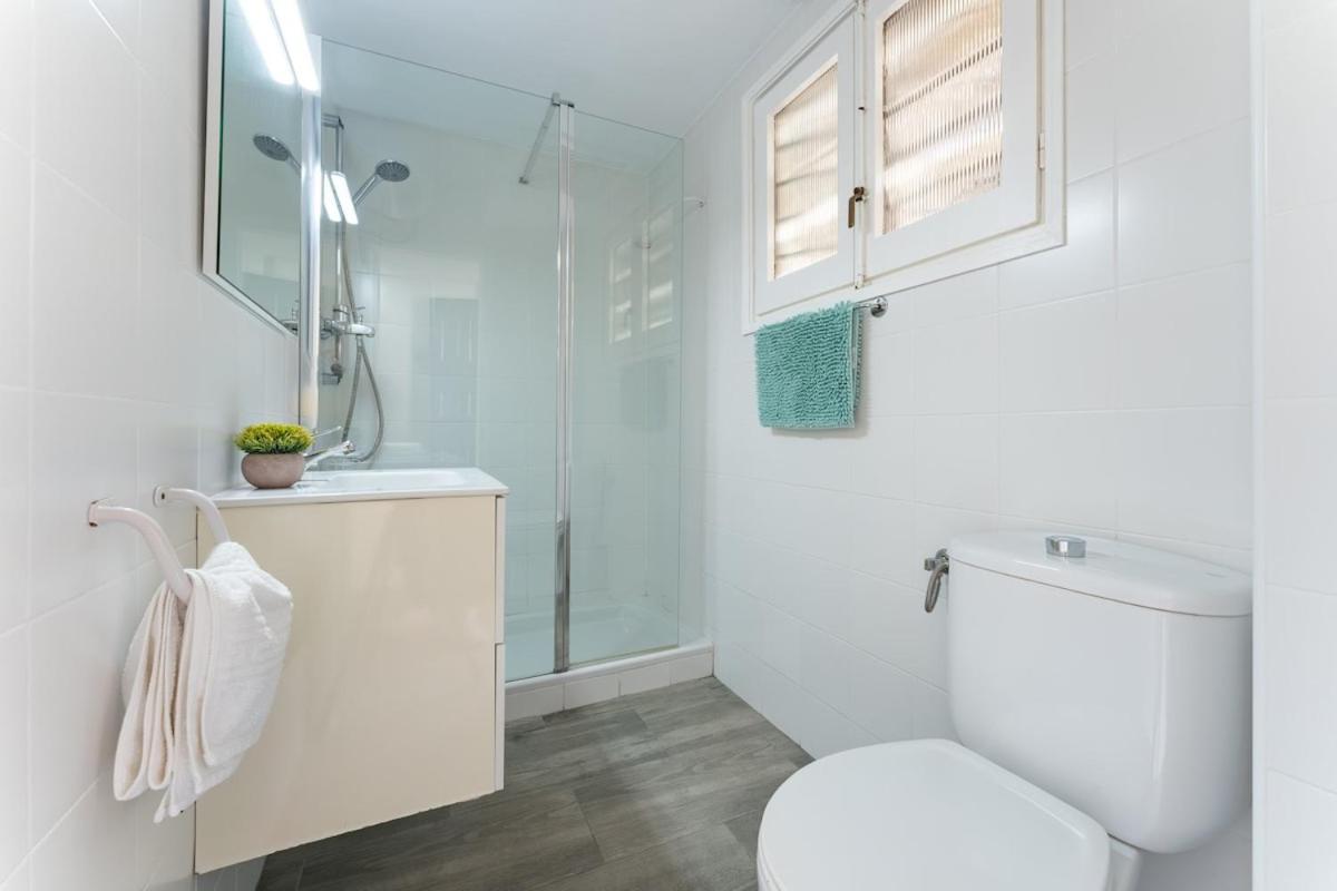 Apartment Seafront! Private Terrace - Ac & Wifi