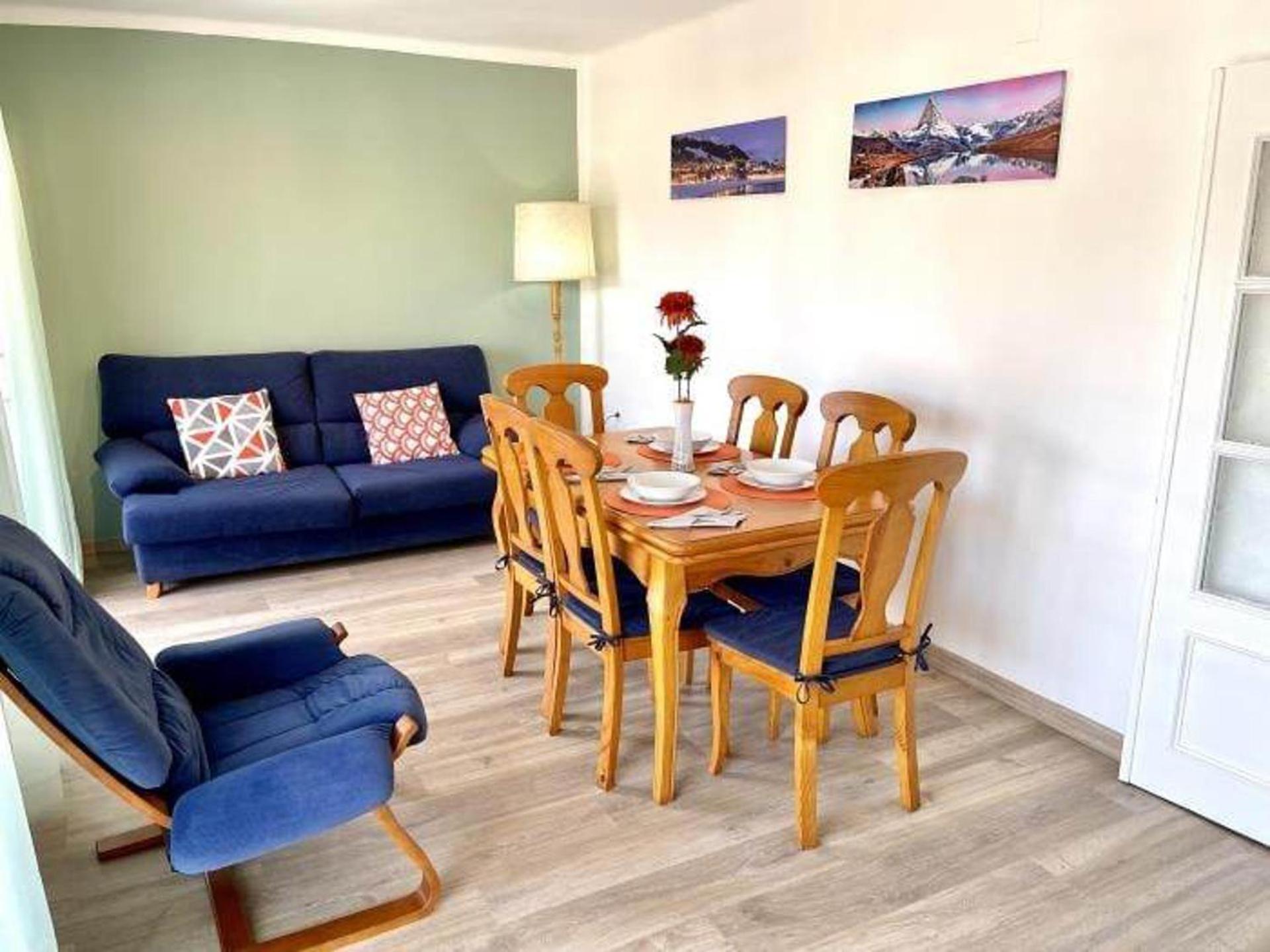 3br-sleeps6-balcony-a C-5min To *