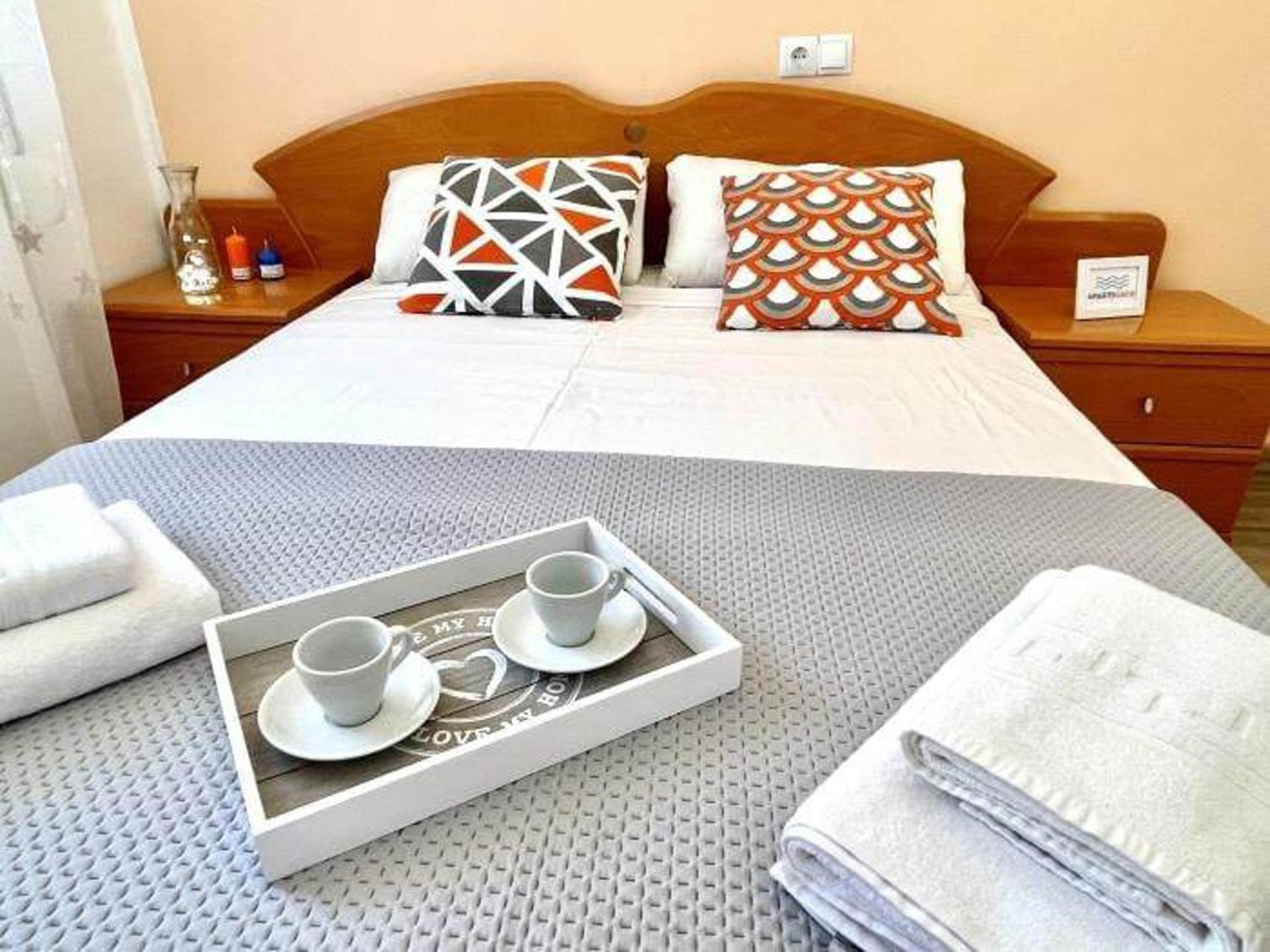 3br-sleeps6-balcony-a C-5min To *