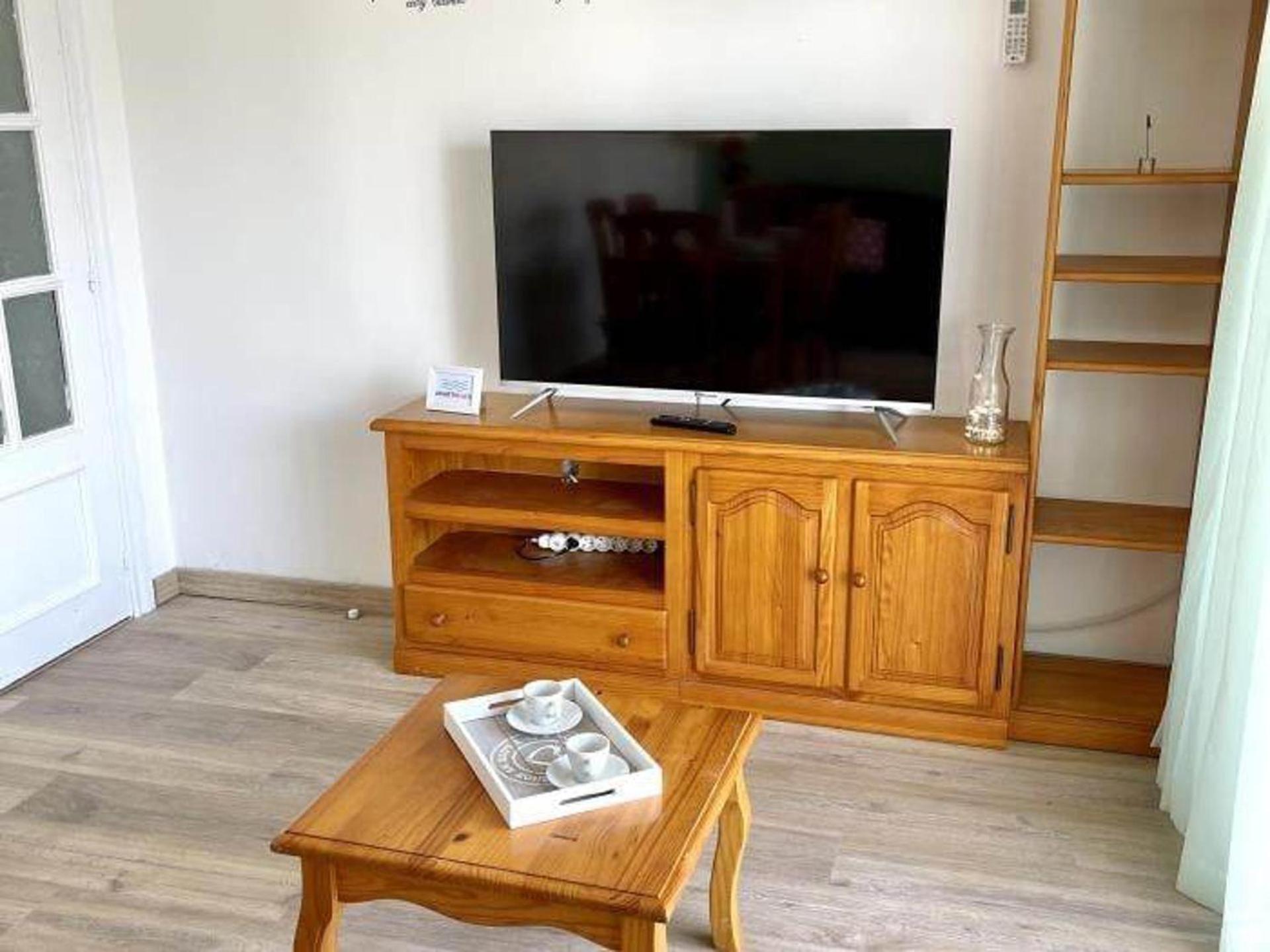 3br-sleeps6-balcony-a C-5min To Salou