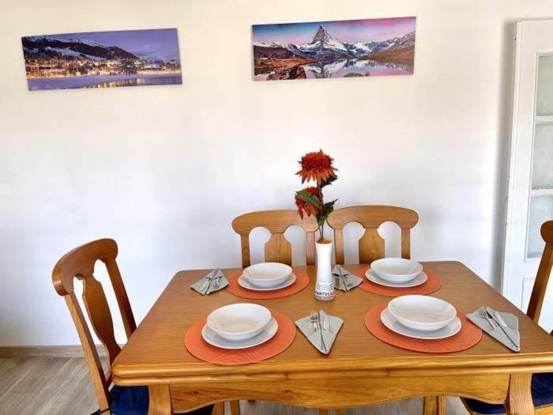 Apartment 3br-sleeps6-balcony-a C-5min To