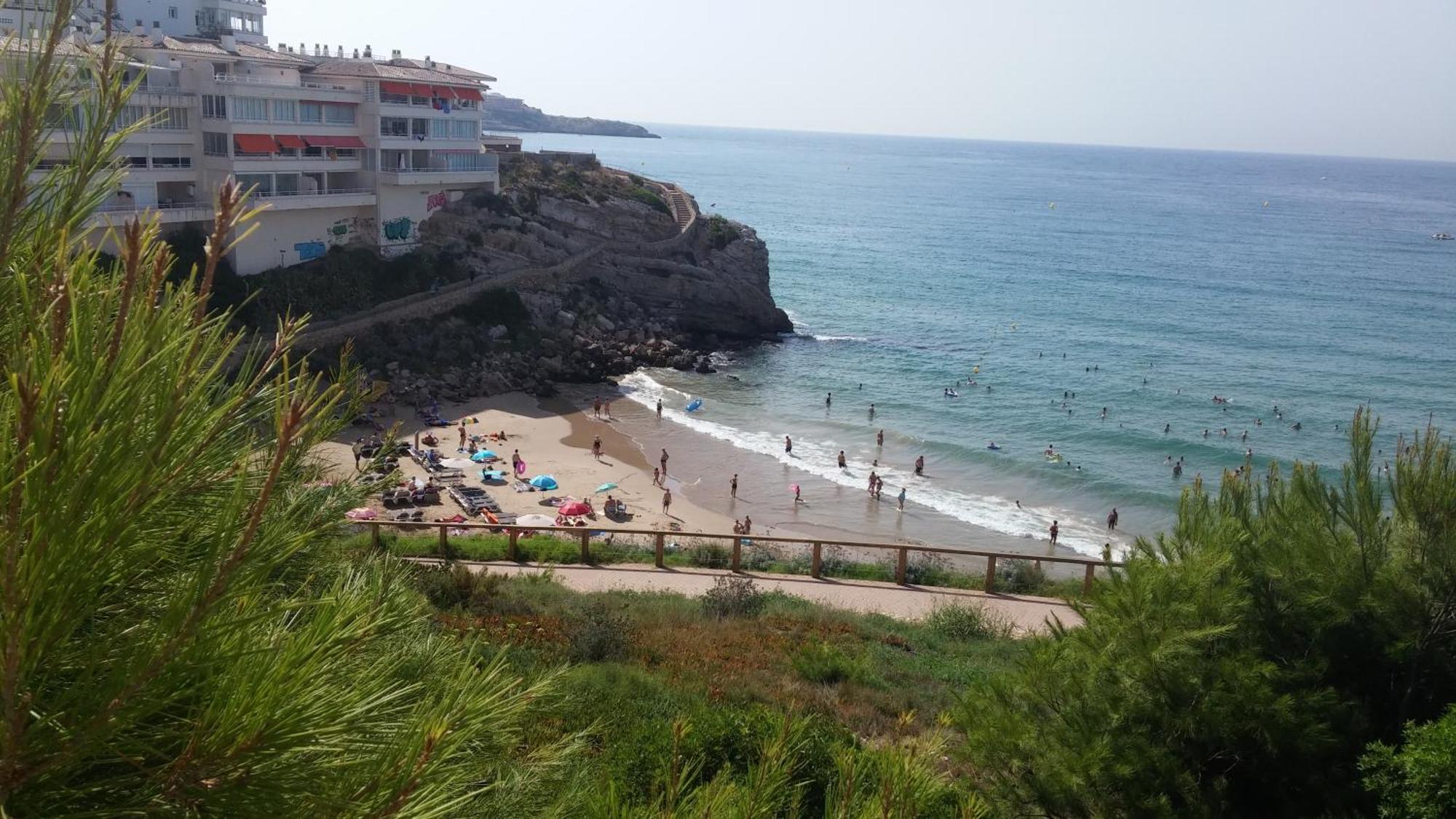 Apartmento En Primera Linea De Mar, Vistas Al Mar Y Piscina Appartement Salou
