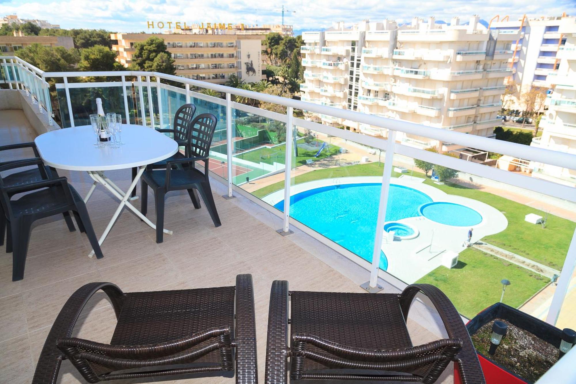 Uhc Larimar Family Complex Superior * Salou
