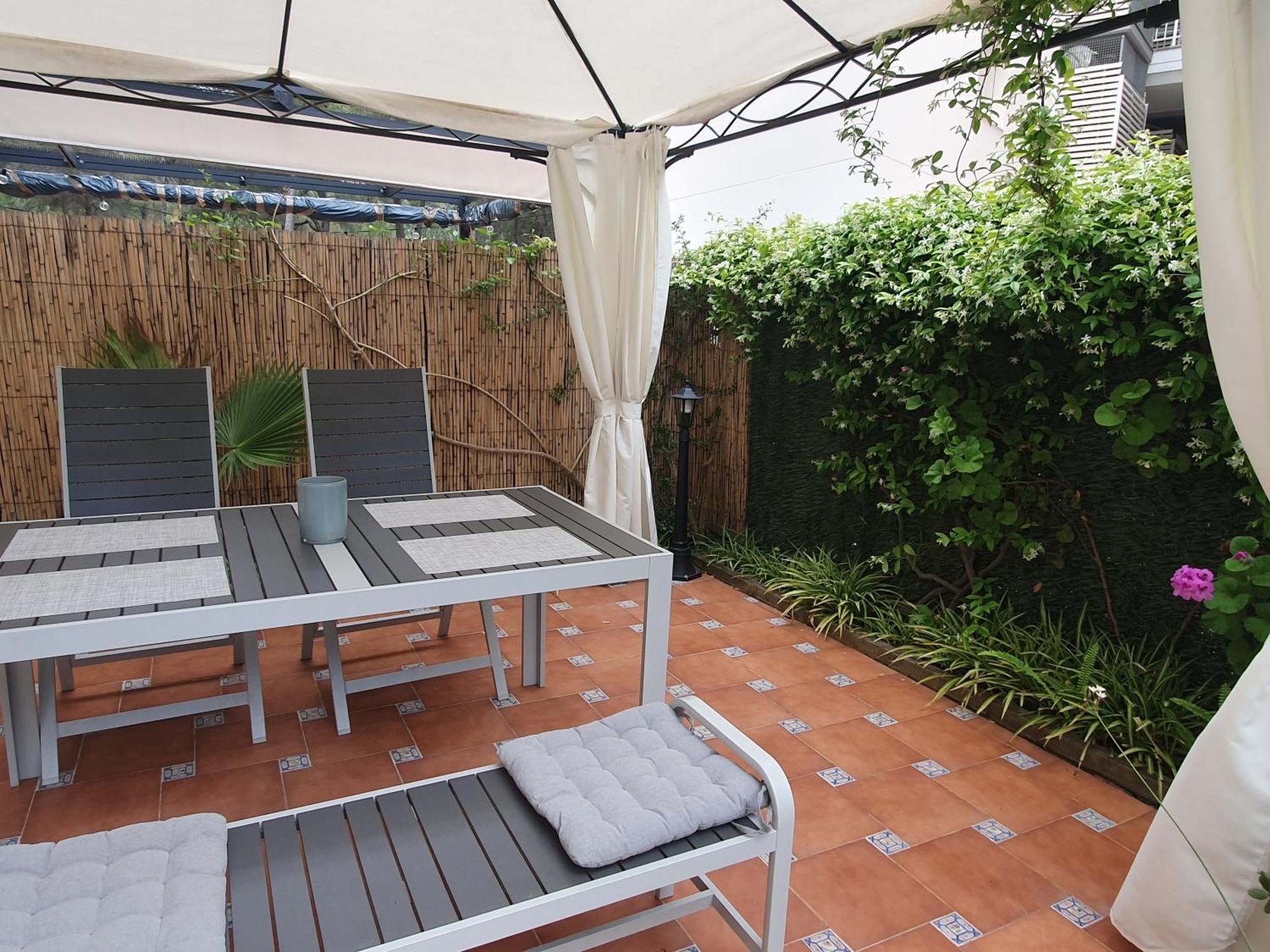Golden Pineda Family Complex With Parking Salou