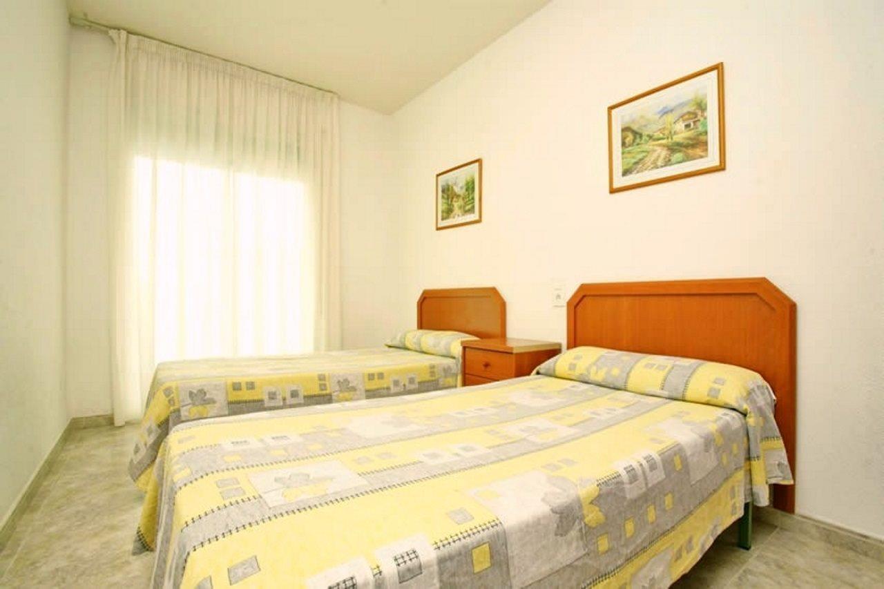 Rentalmar Ventura And Village Park Families Only Apartment