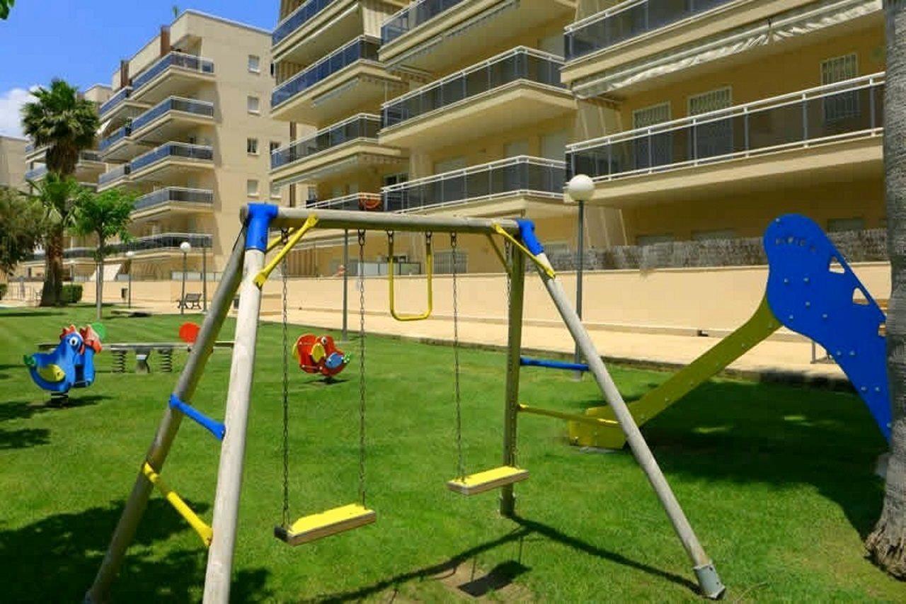 Rentalmar Ventura And Village Park Families Only Apartment *