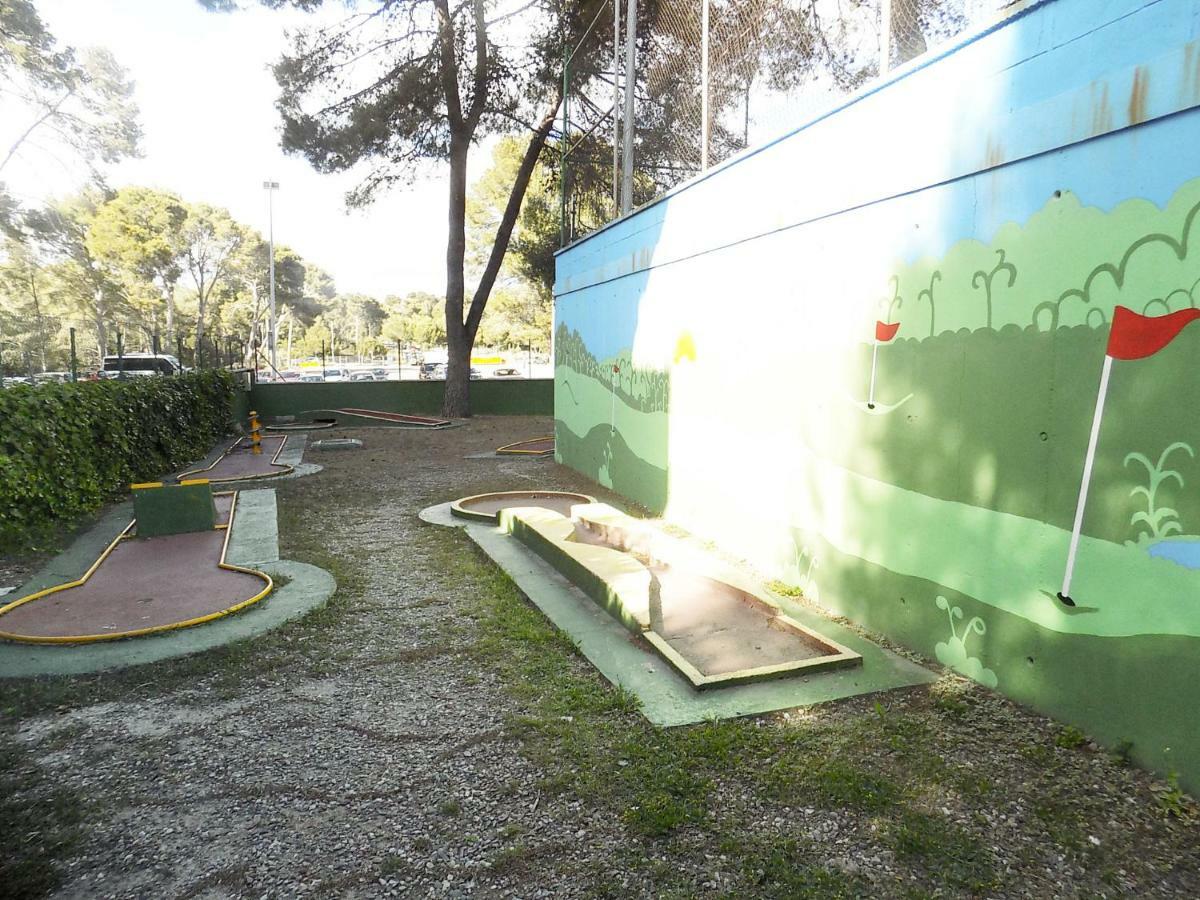 Apartsalou Lea *