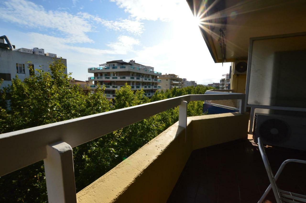 Alboran 2 Familias Arysal Apartment Salou