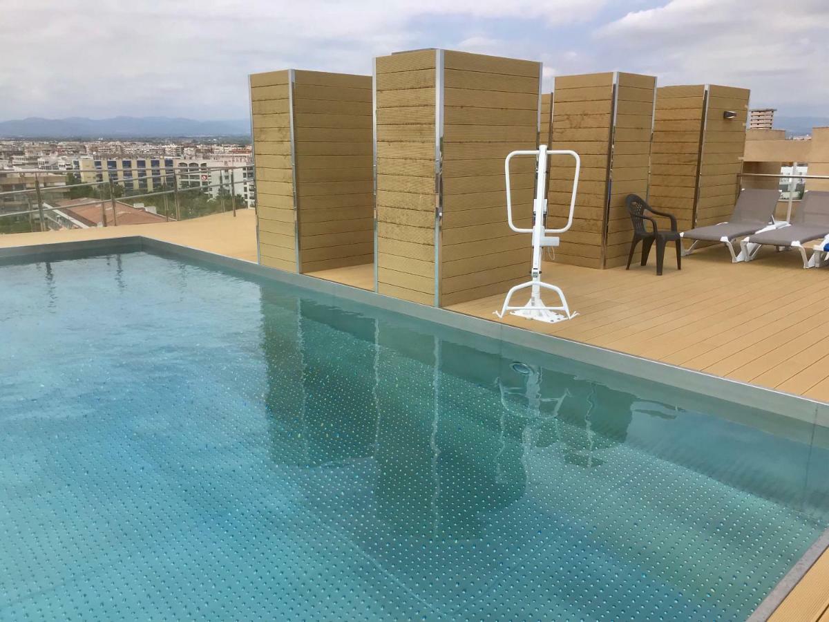 De Luxe Con Piscina Apartment