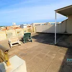 Ático Novelty con vistas al mar