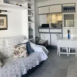 Comfortable Apartment In Salou With Shared Pool 52 M²