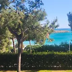 Beach & Flowers Free Parking
