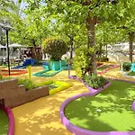 Rentalmar Salou Playa Family Suites & Pool