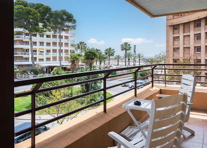 Luxury Apartment With Sea View And Parking